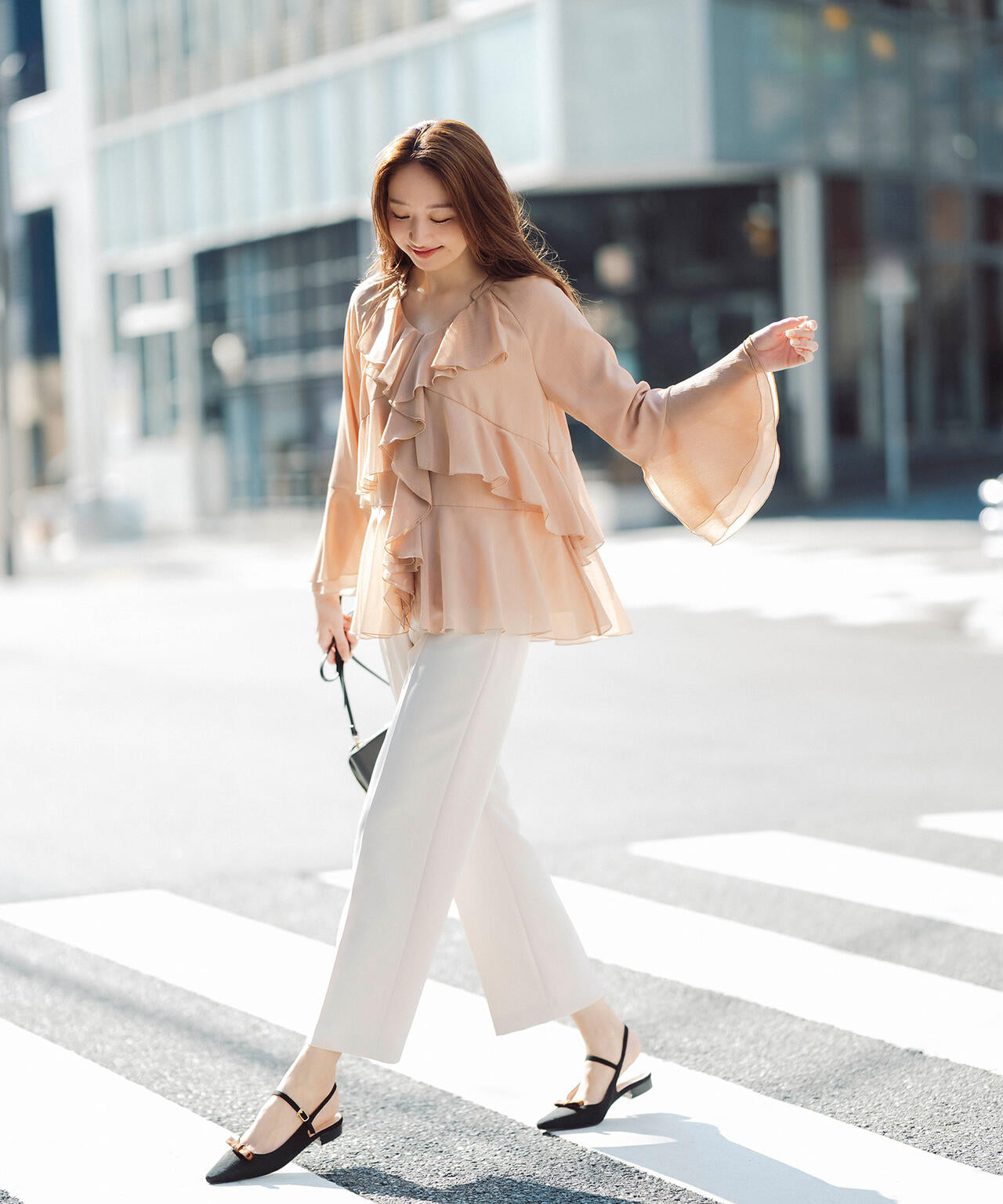 ラッフルフリルチュニックブラウス