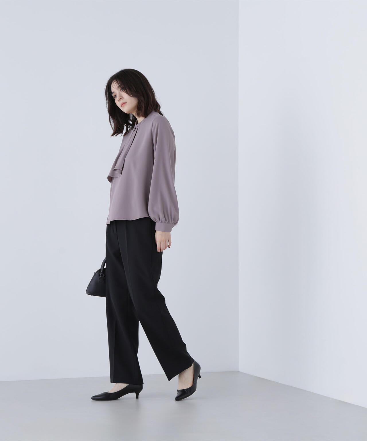 アシメラッフルボウブラウス