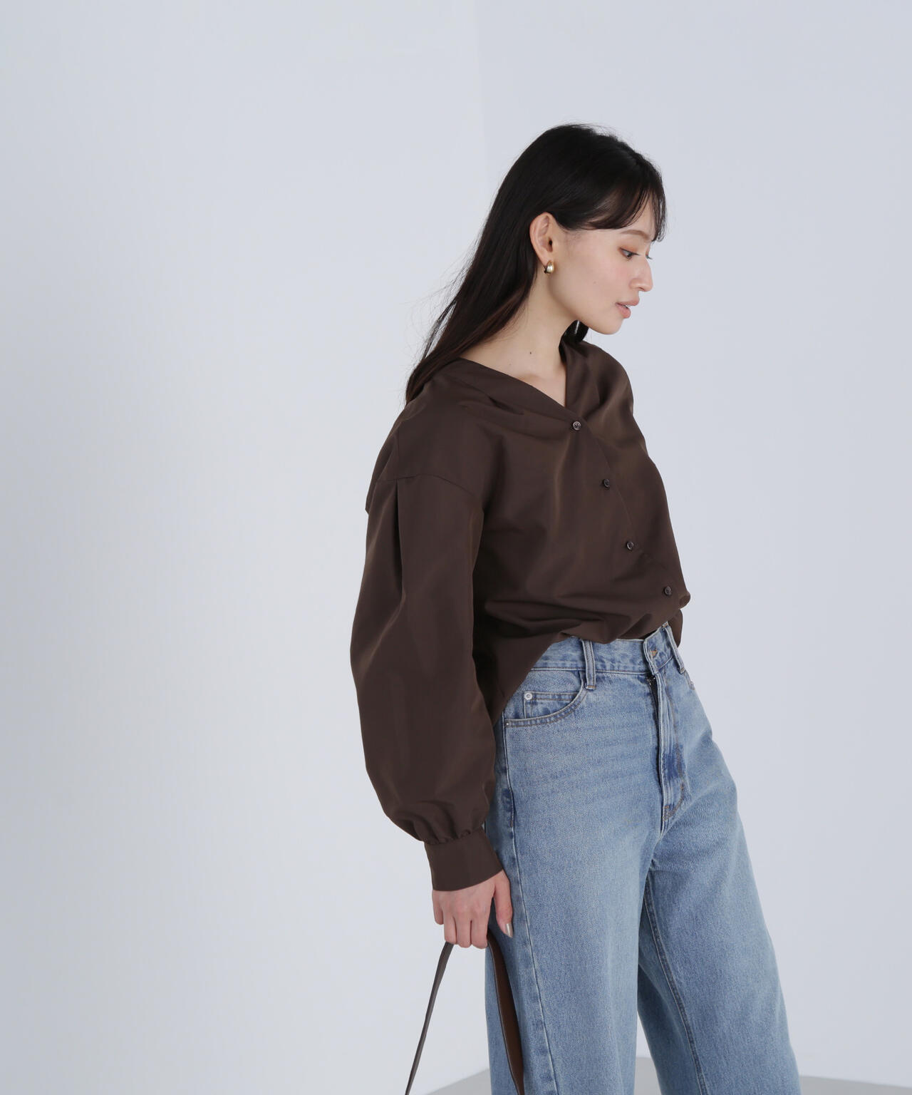 Vネックフォルムブラウス