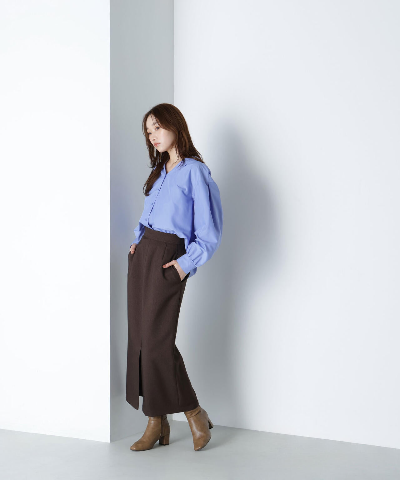 Vネックフォルムブラウス