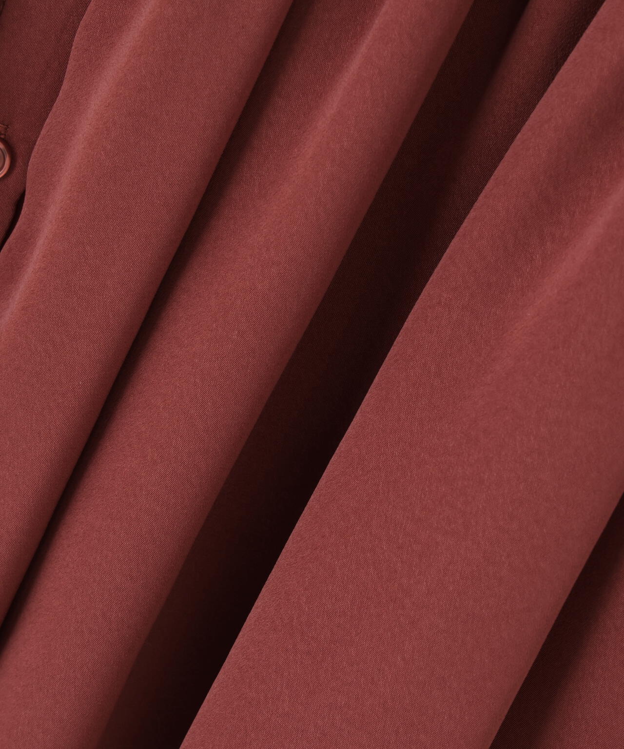 サテンペプラムブラウス