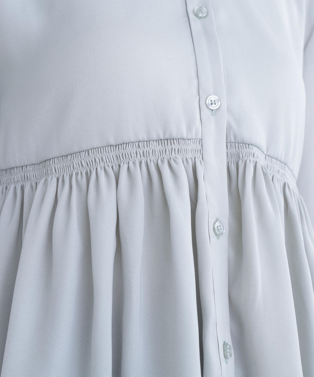 サテンペプラムブラウス