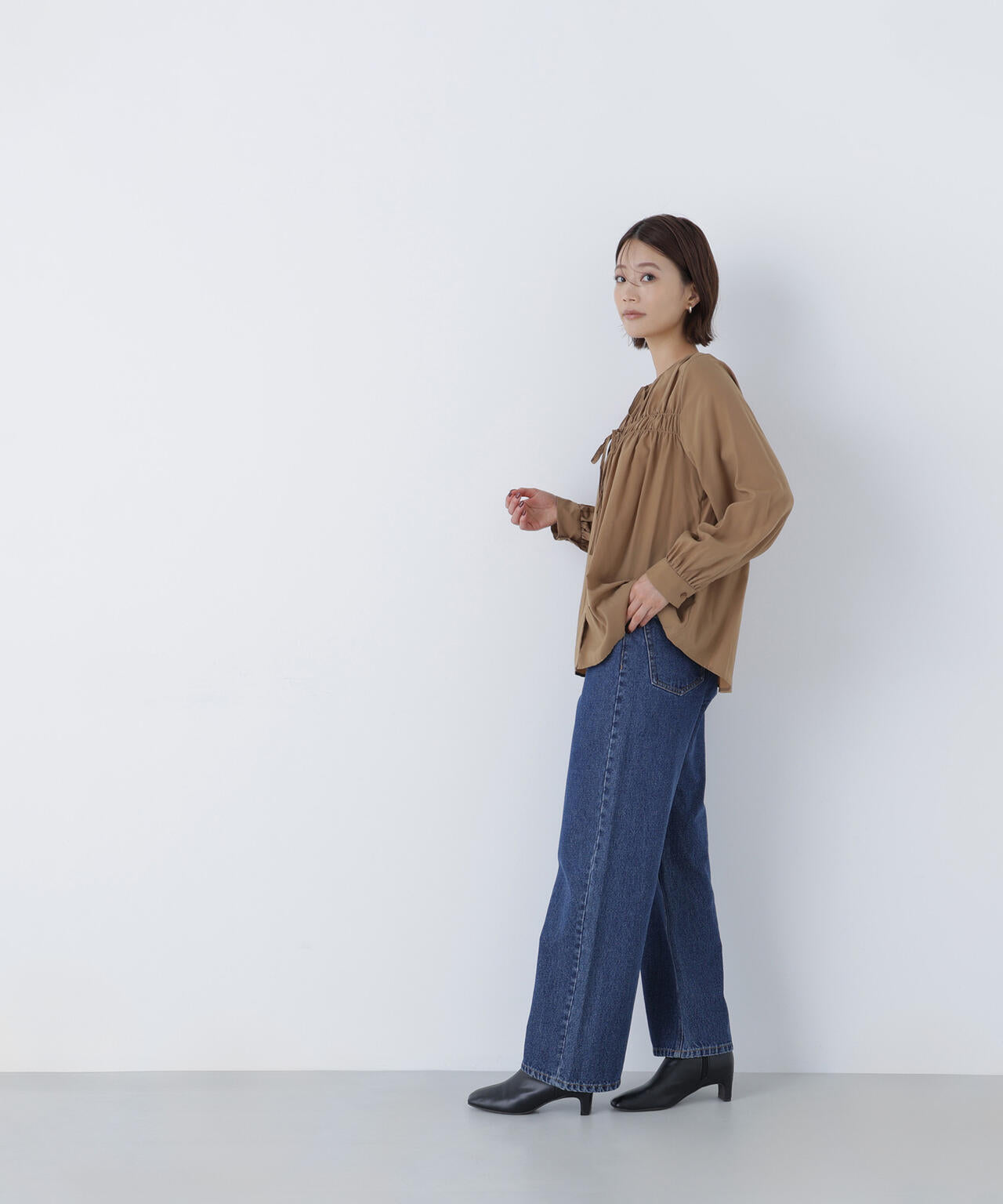 リボンギャザーブラウス