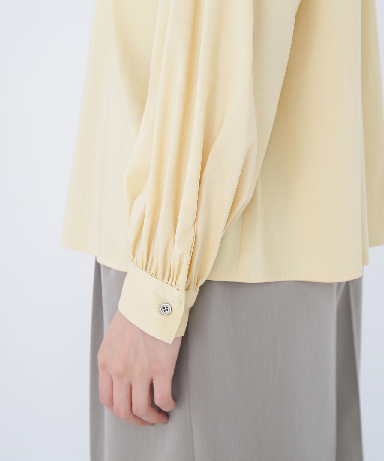 【Oggi掲載】スクエアカラーブラウス