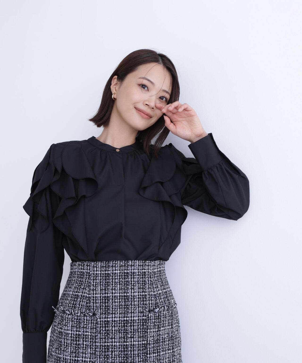 メタルポイントフリルブラウス