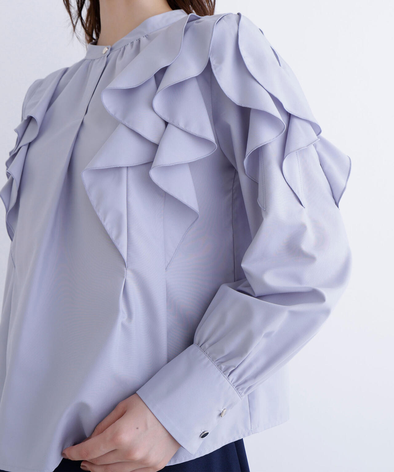 メタルポイントフリルブラウス