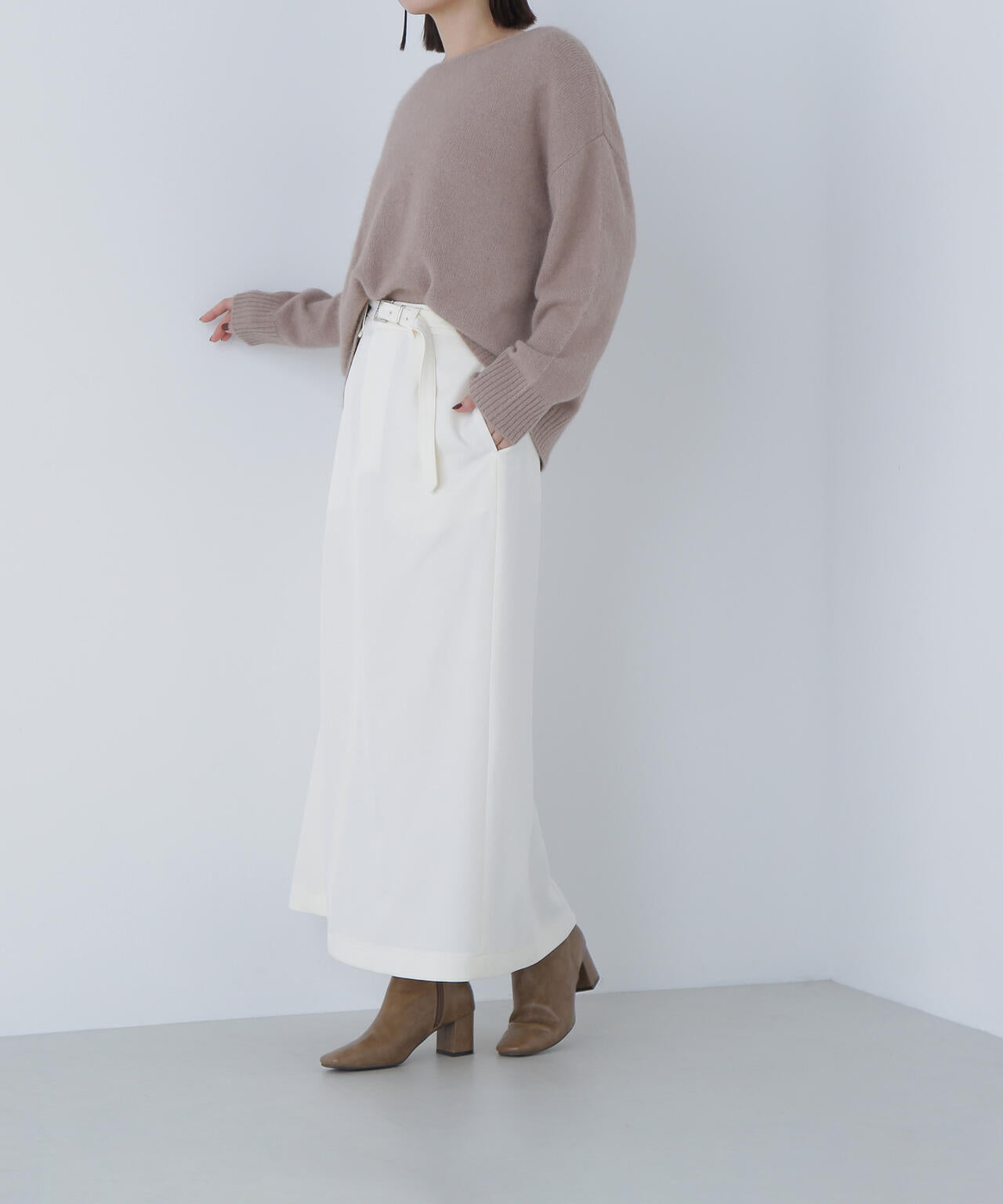 ベルテッドセミフレアロングスカート