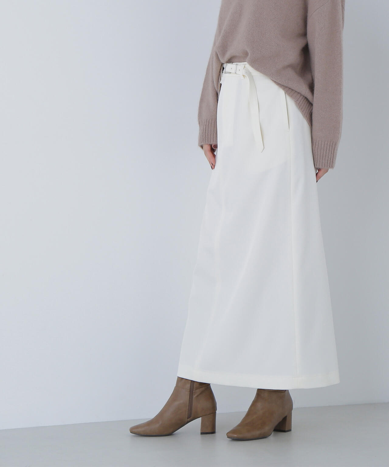 ベルテッドセミフレアロングスカート