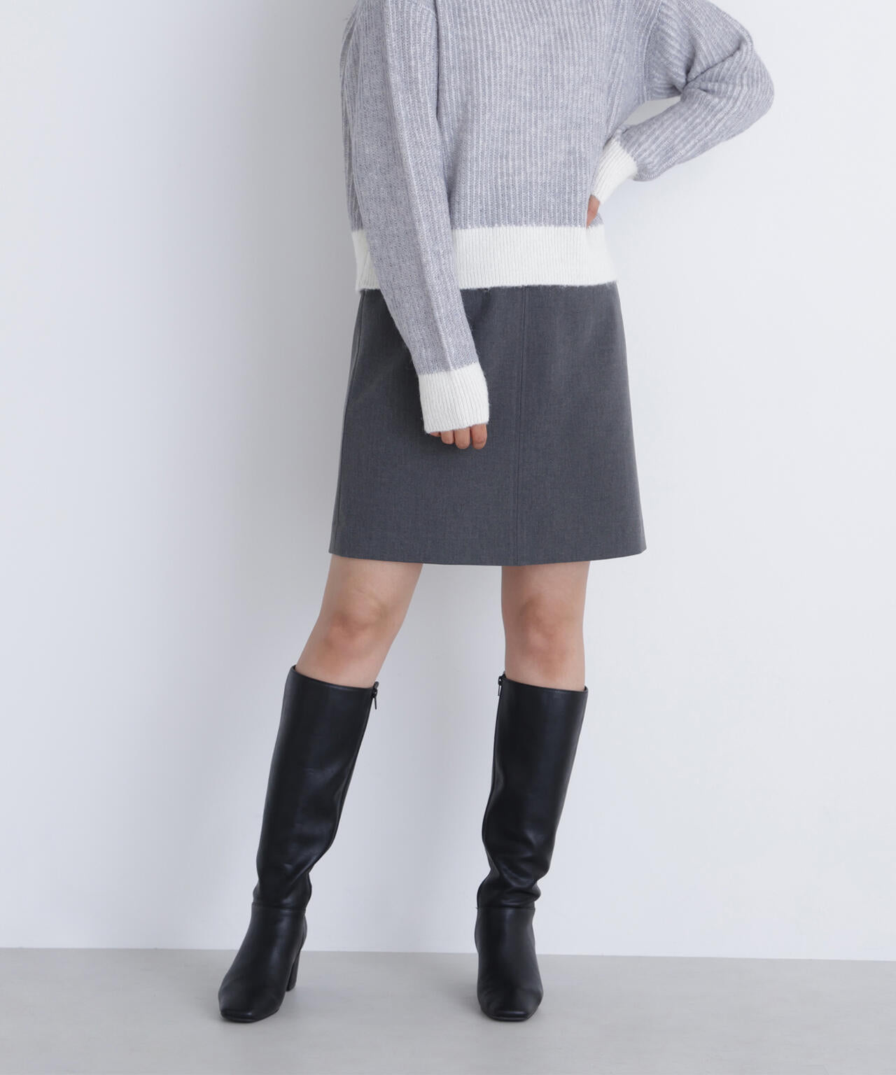 ポケットディテールミニスカート