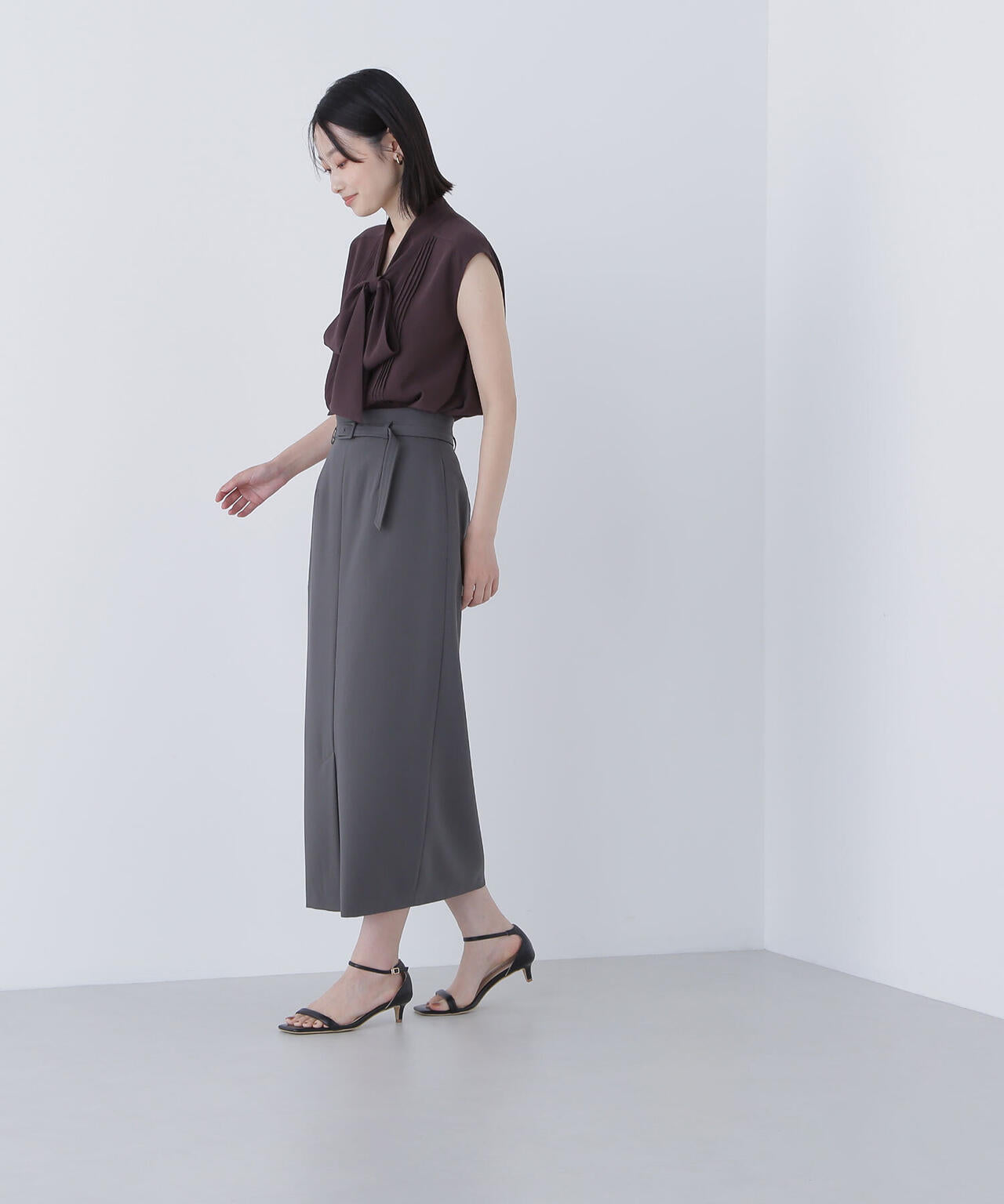 ベルテッドリネンライクナロースカート