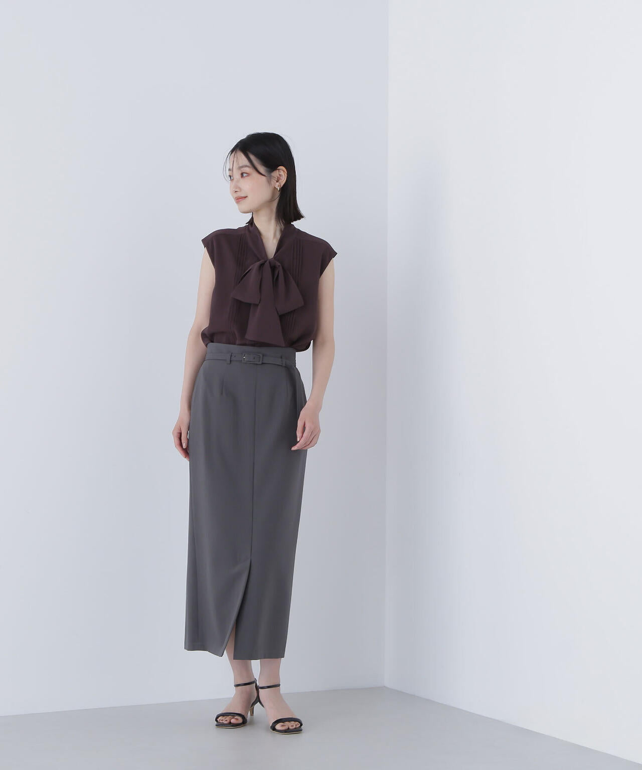 ベルテッドリネンライクナロースカート