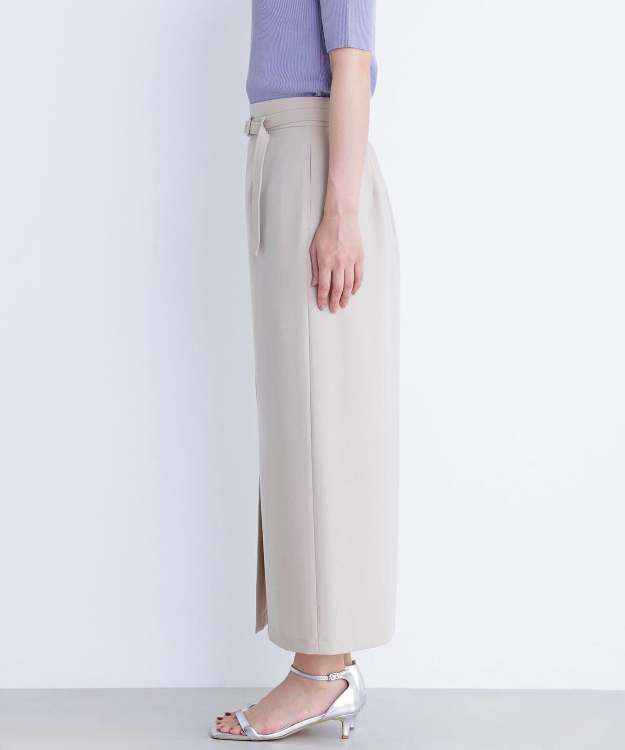 ベルテッドリネンライクナロースカート