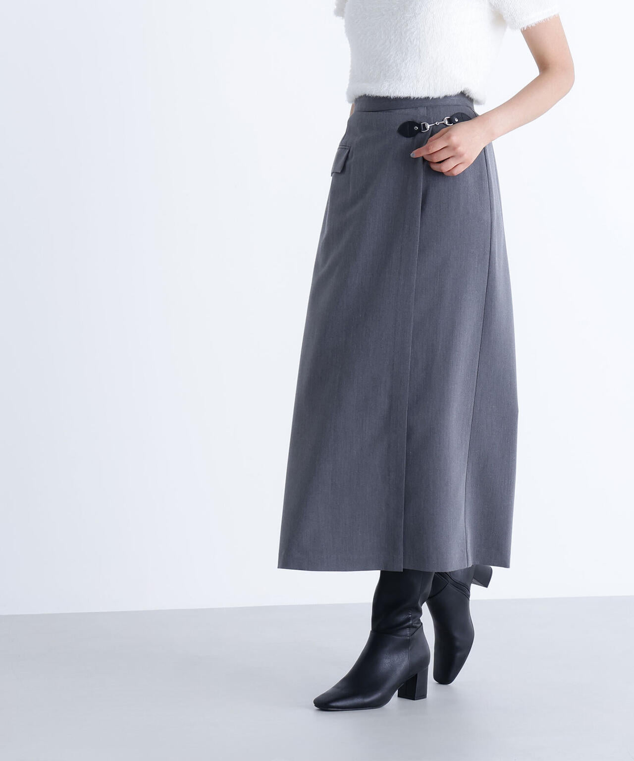 ビットディテールナロースカート