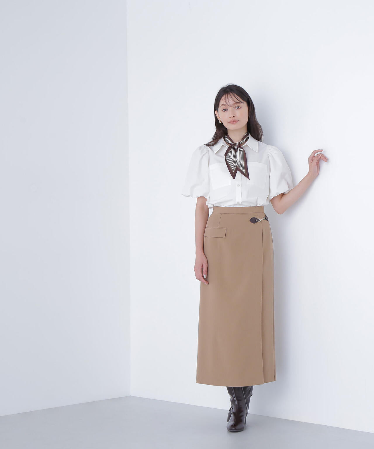 ビットディテールナロースカート