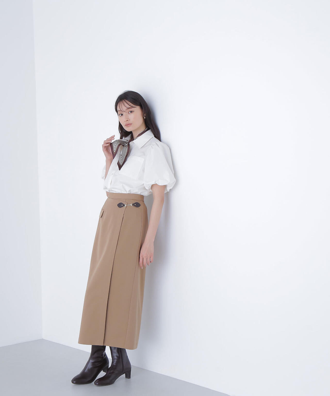 ビットディテールナロースカート