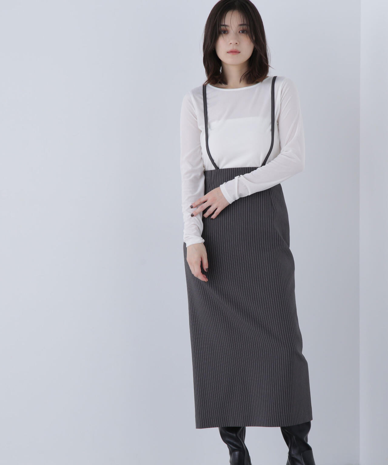 ストラップ付ナロースカート