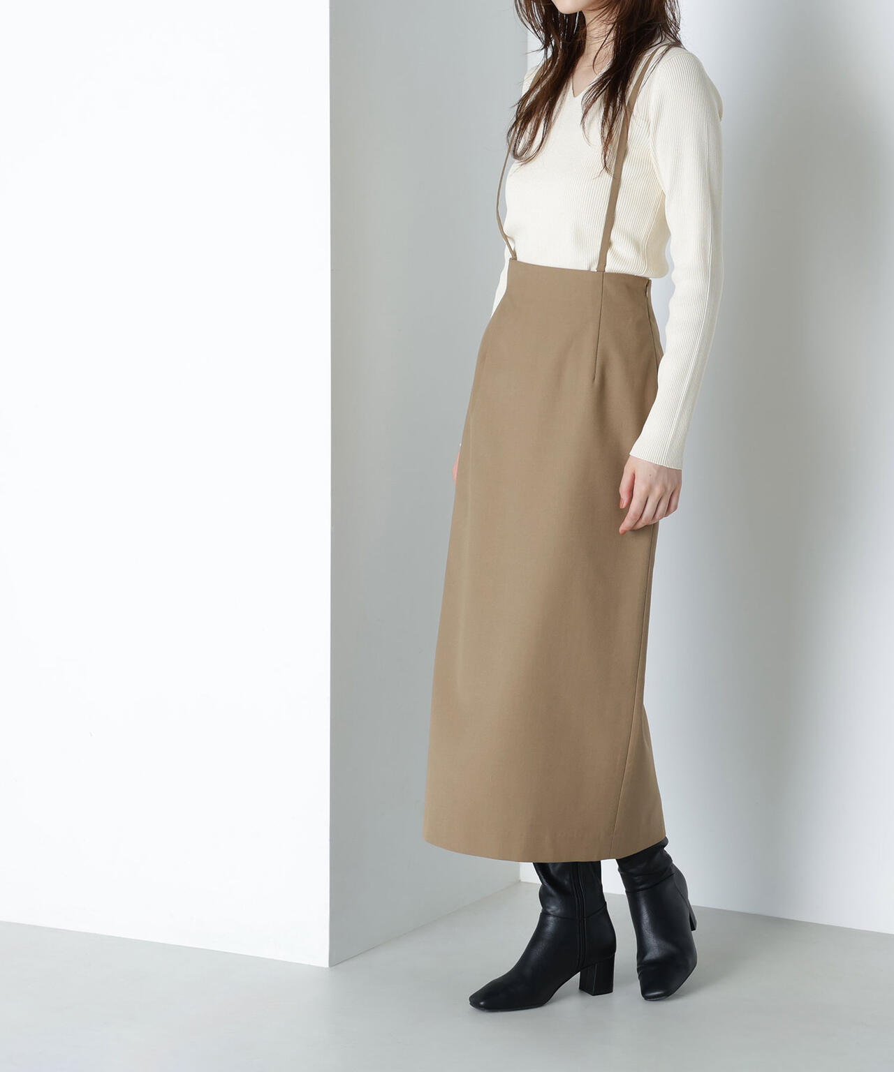 ストラップ付ナロースカート