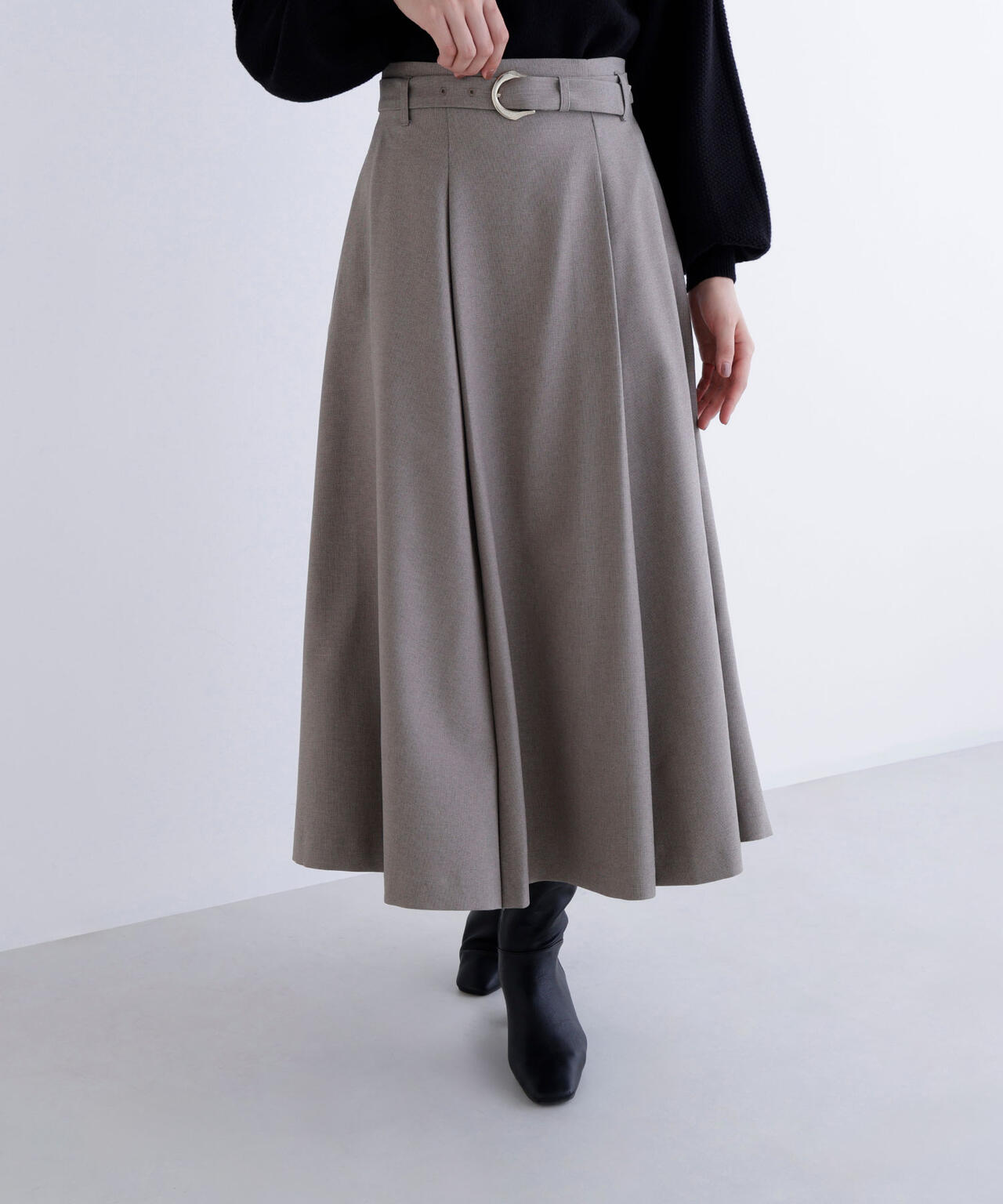 メタルバックルフレアスカート