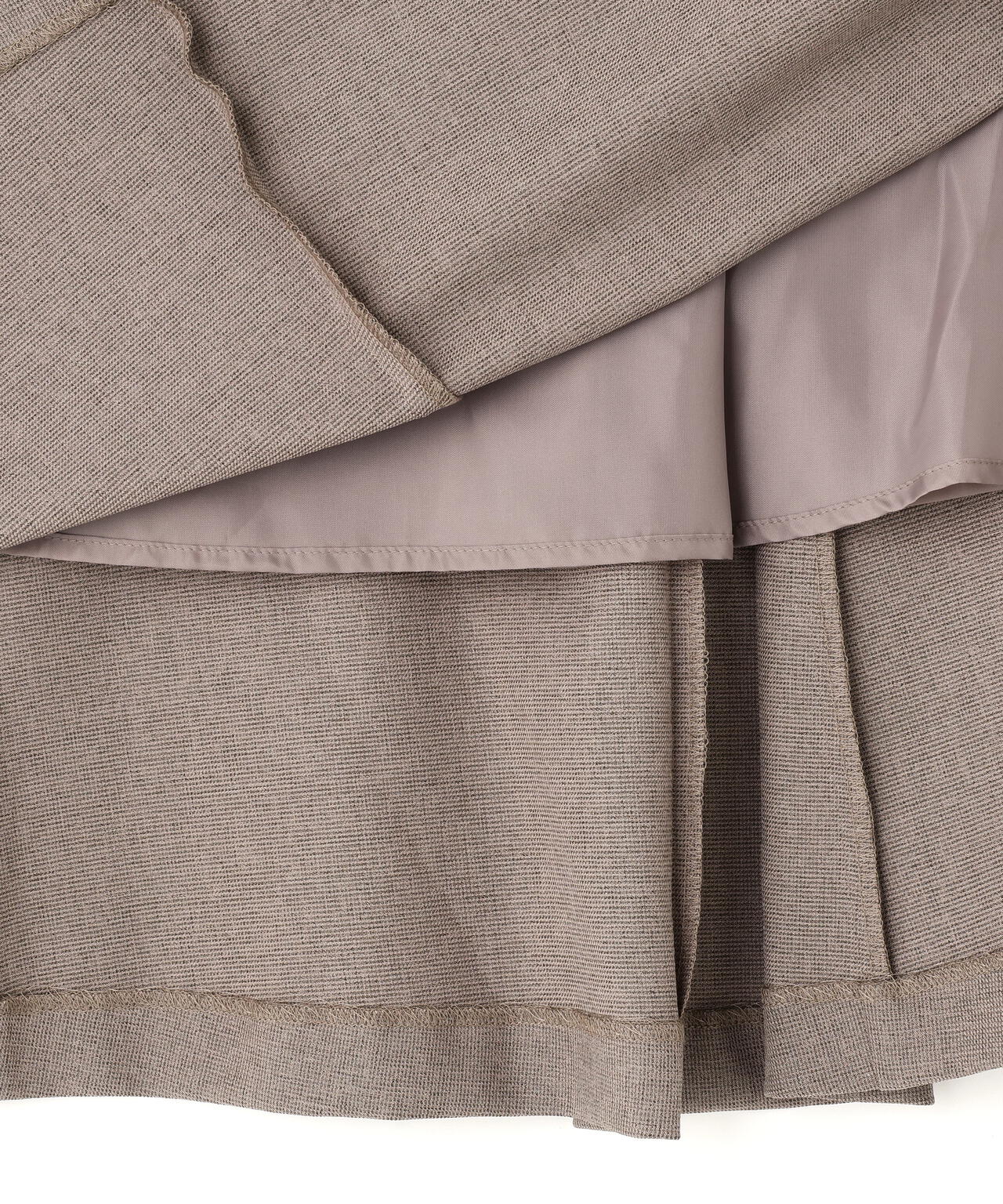 メタルバックルフレアスカート