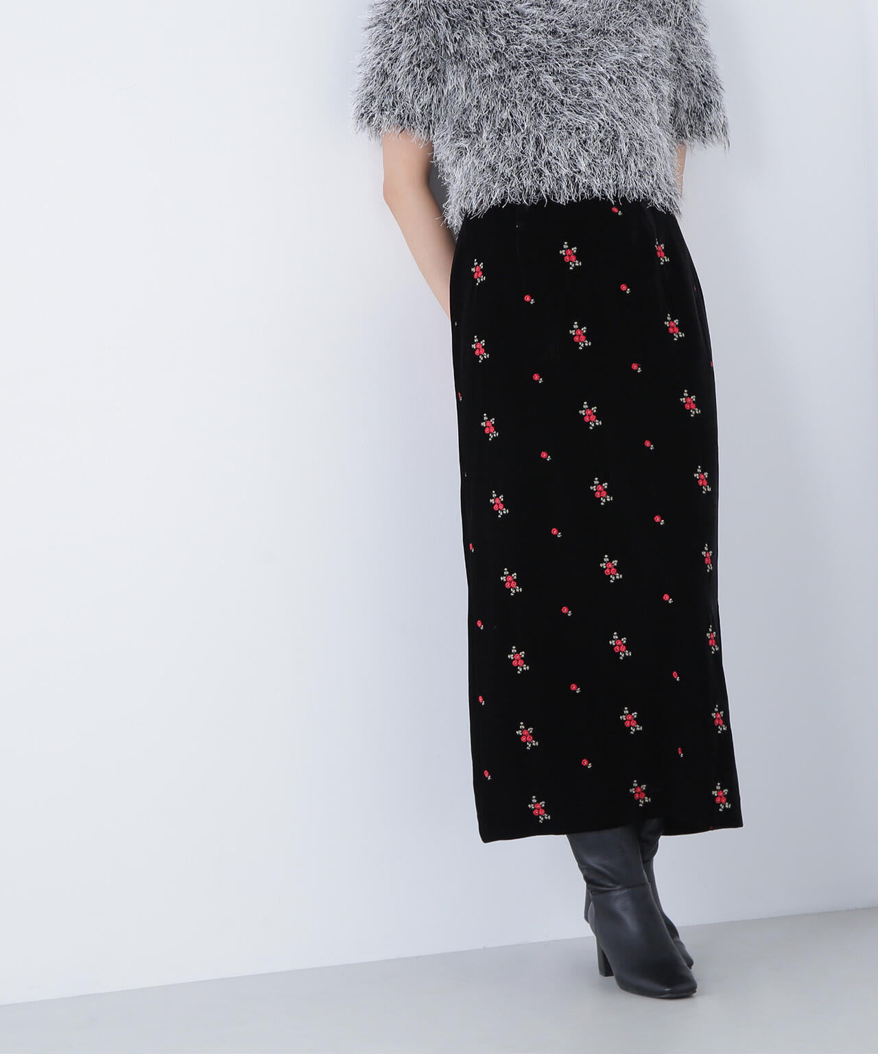 【BLANC】フラワー刺繍ベロアスカート