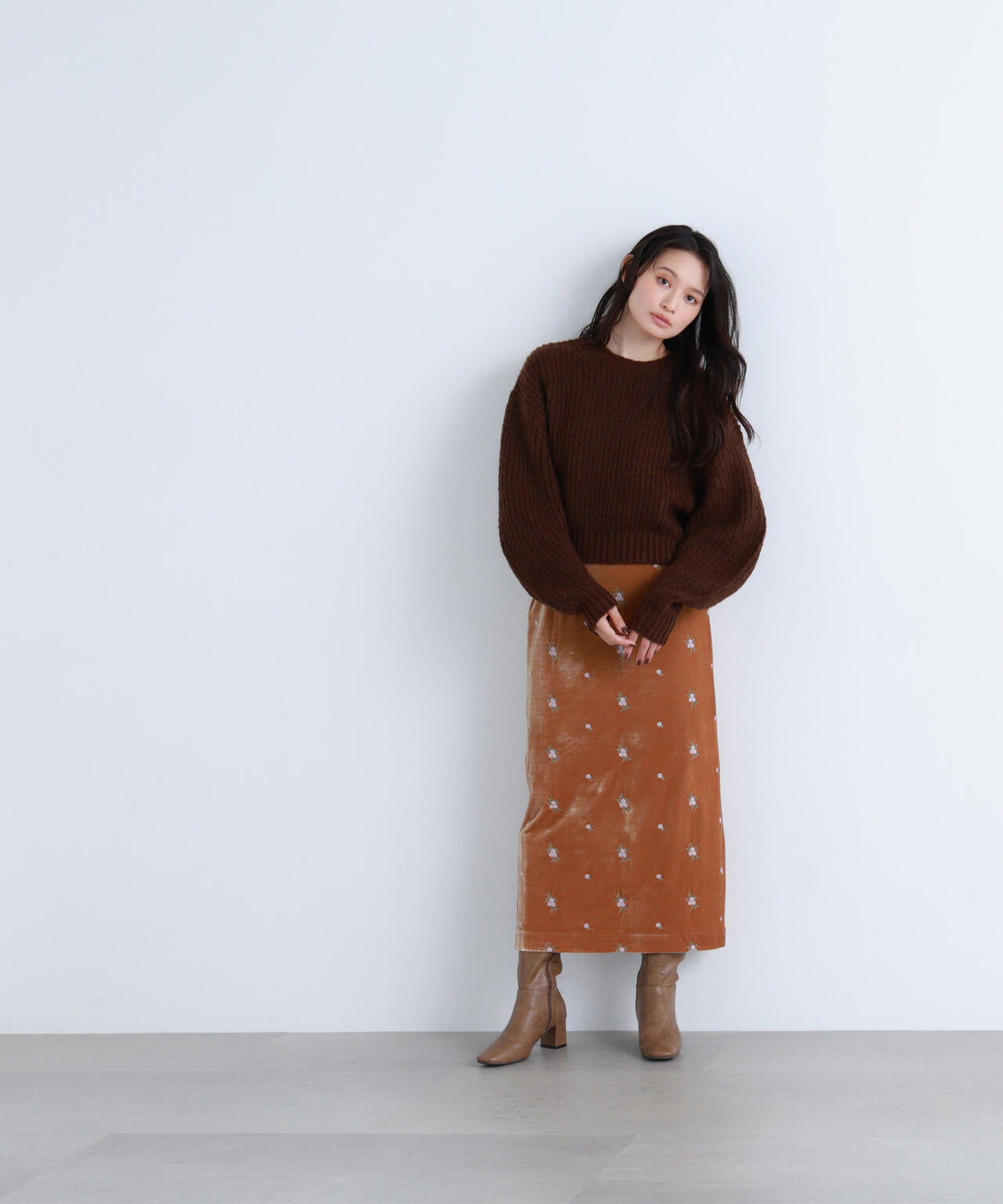 【BLANC】フラワー刺繍ベロアスカート