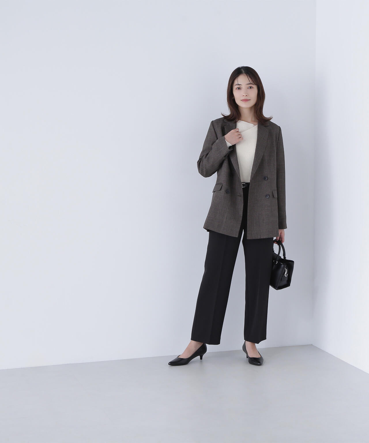 <骨格ストレート>ベルト付スリムストレートパンツ