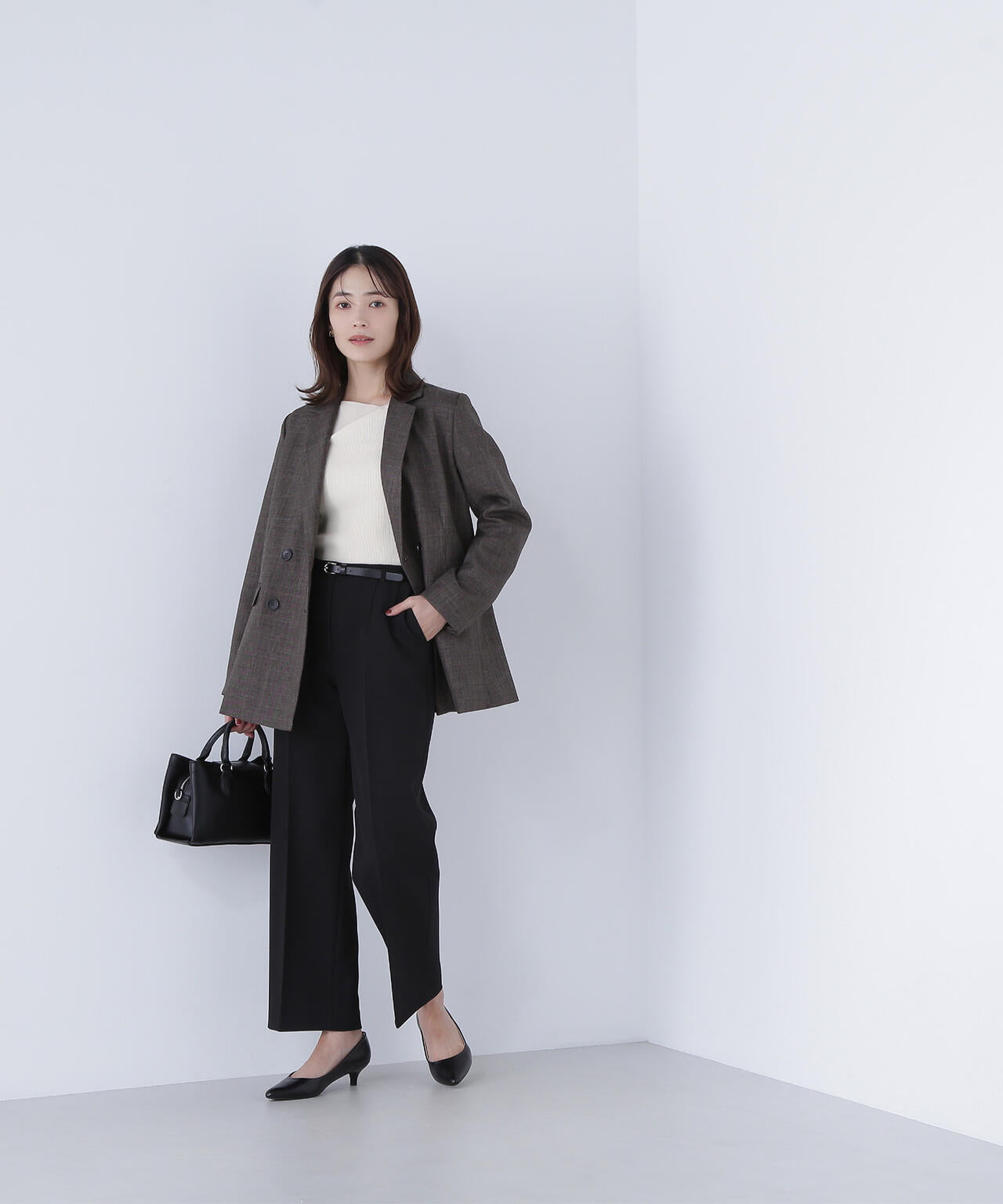 <骨格ストレート>ベルト付スリムストレートパンツ