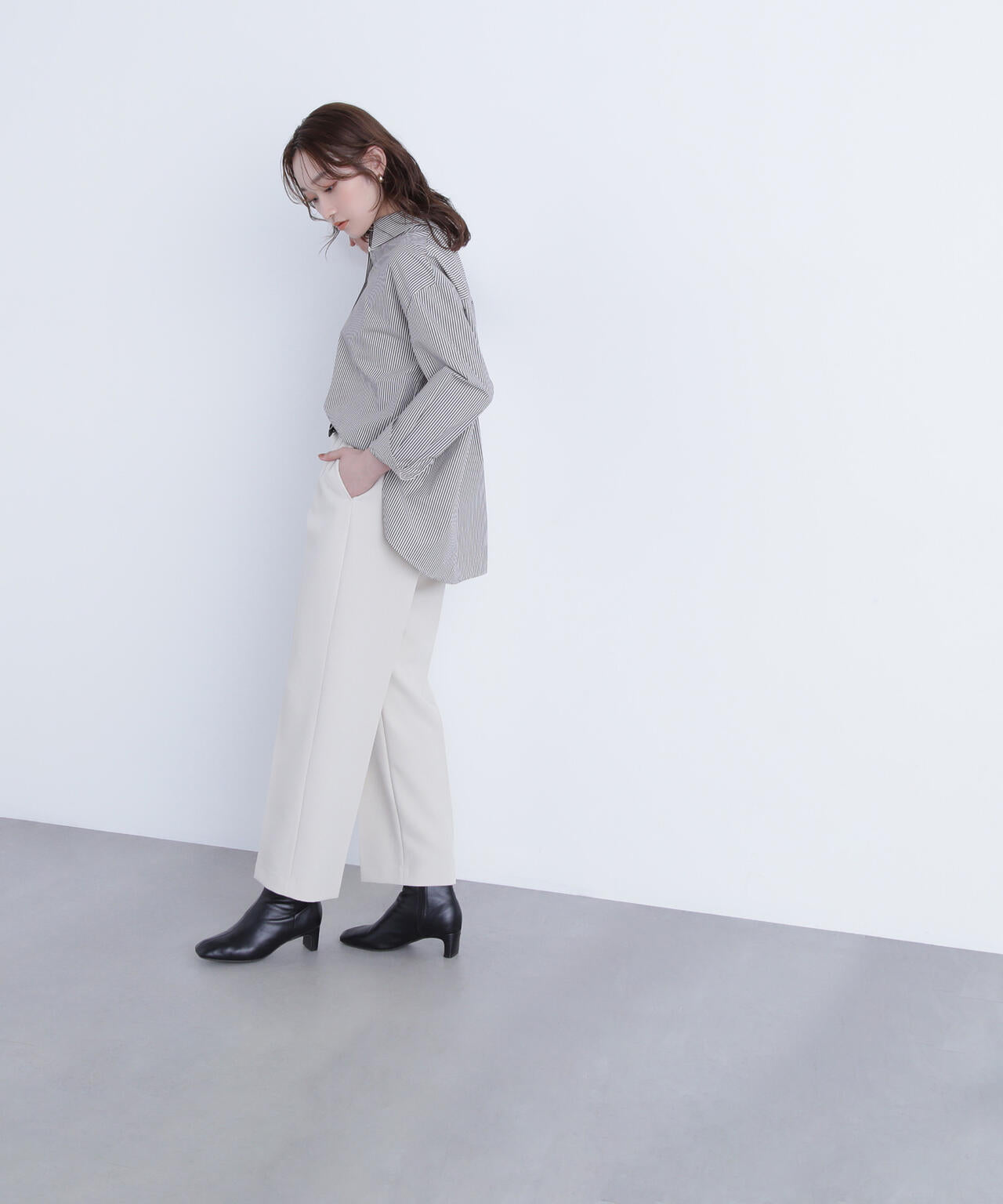 <骨格ストレート>ベルト付スリムストレートパンツ