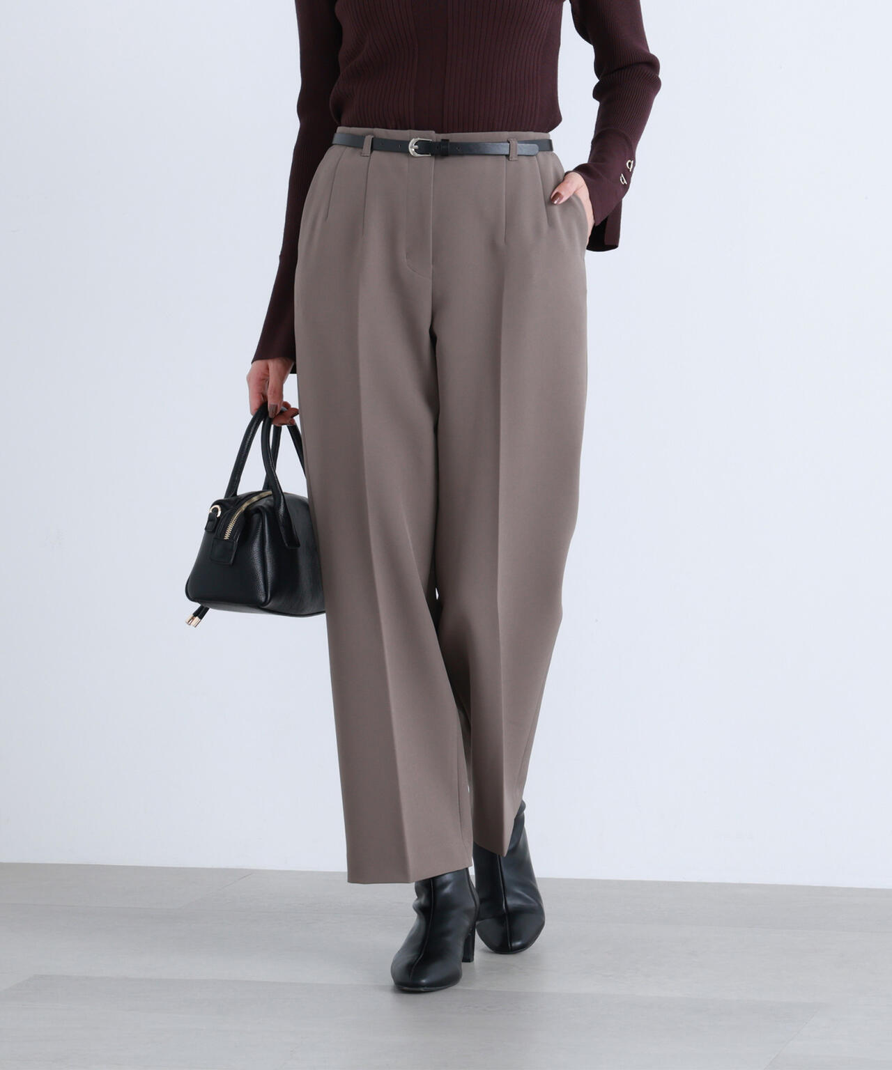 <骨格ストレート>ベルト付スリムストレートパンツ