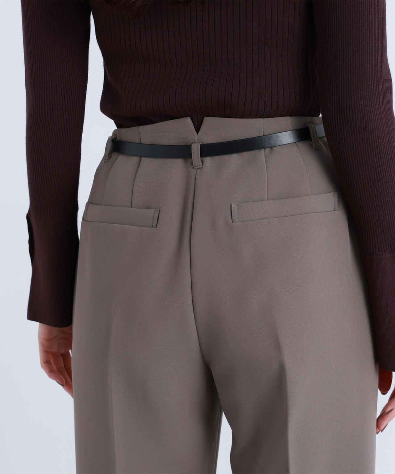 <骨格ストレート>ベルト付スリムストレートパンツ