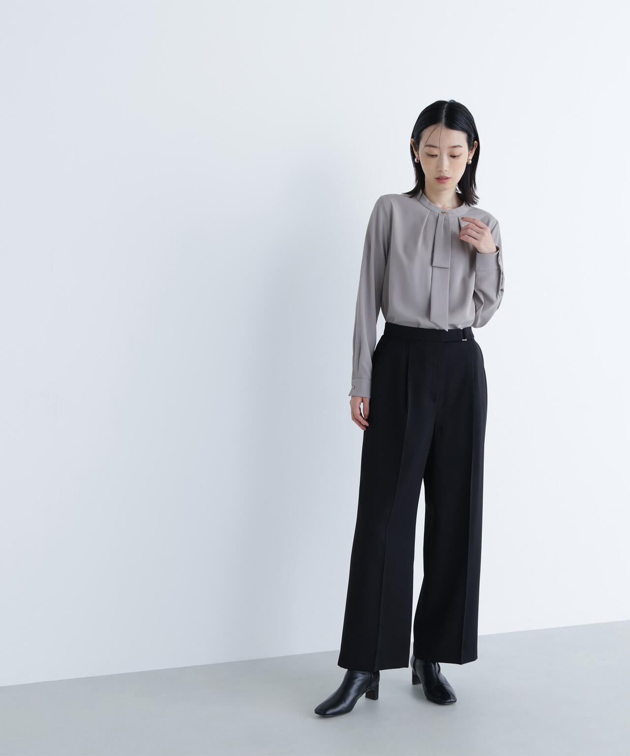 メタルディティールタックワイドパンツ