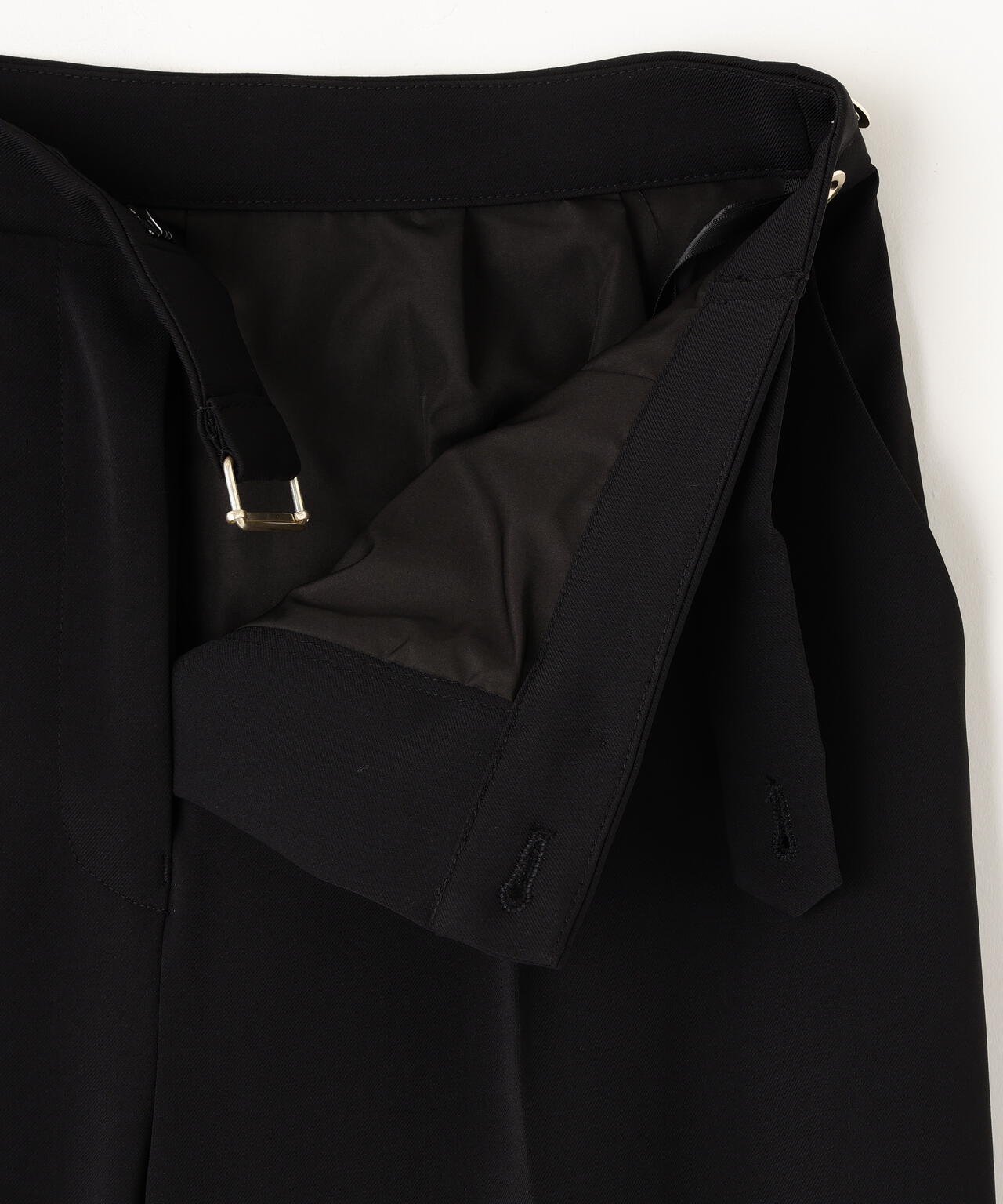 メタルディティールタックワイドパンツ