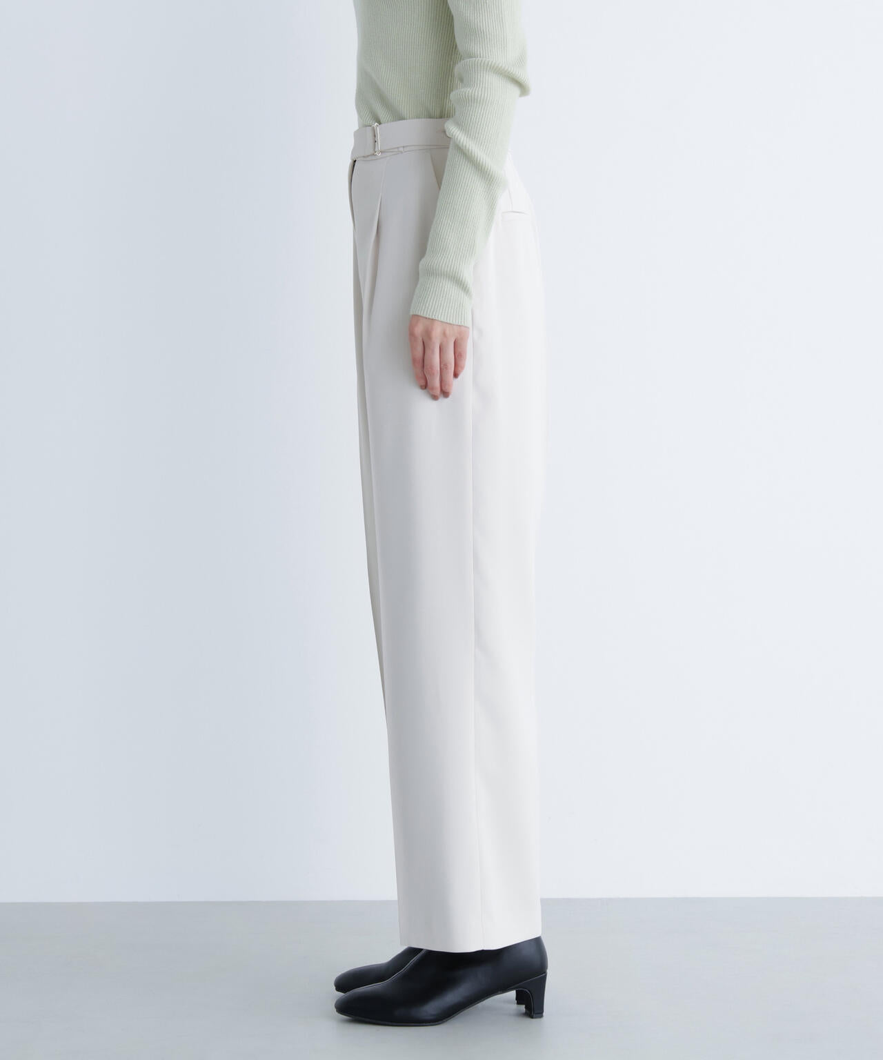 メタルディティールタックワイドパンツ