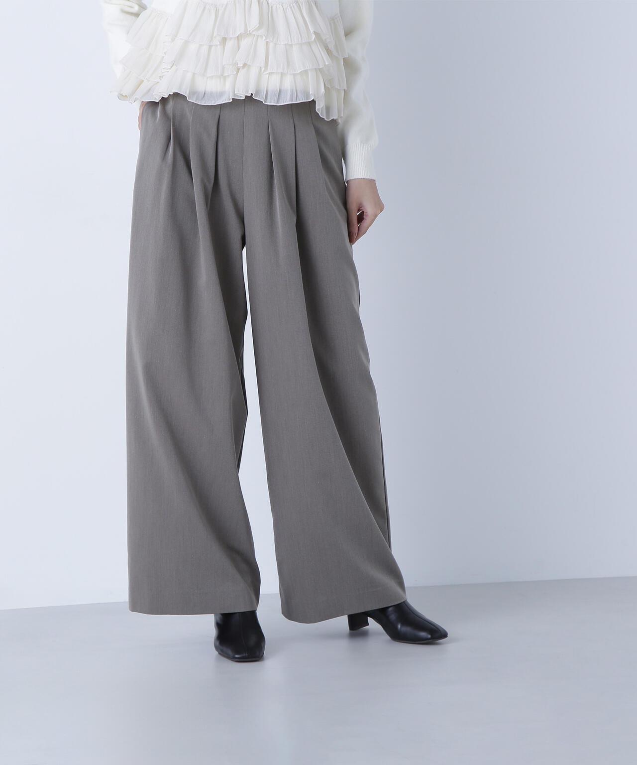 ウエストラインタックワイドパンツ