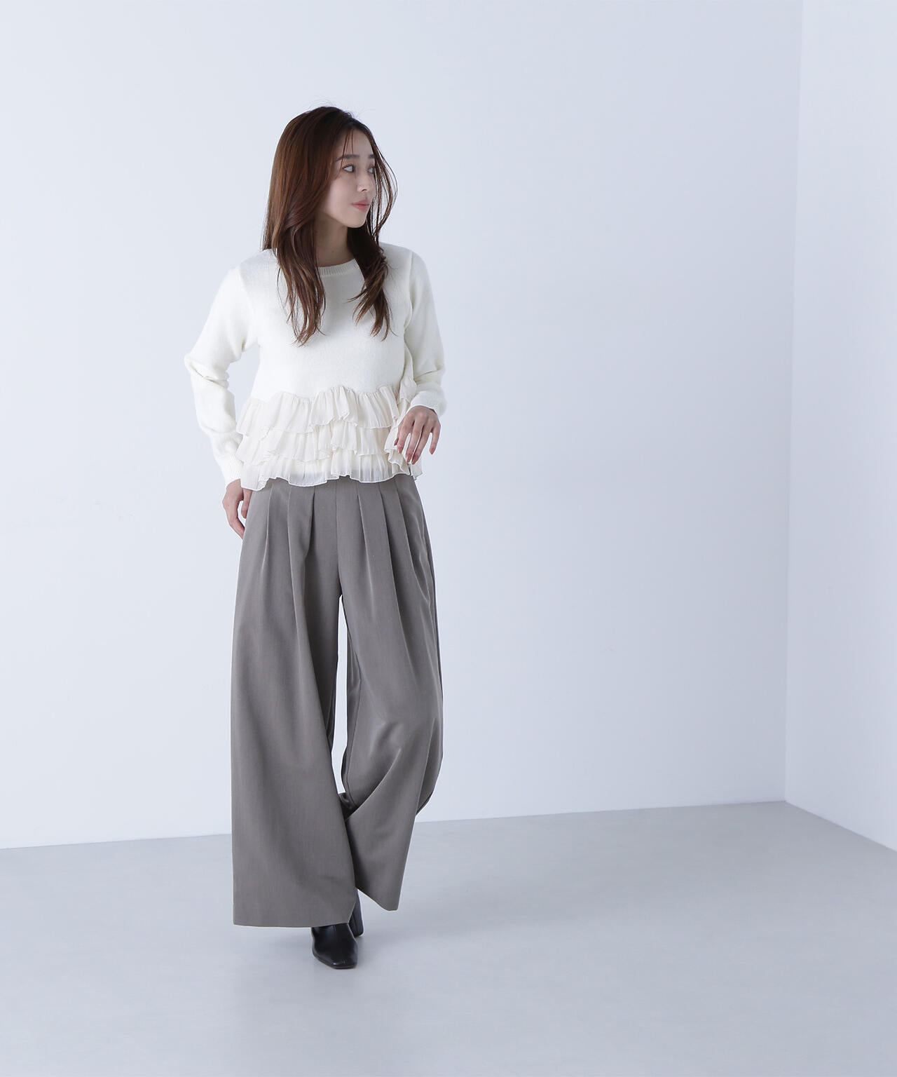 ウエストラインタックワイドパンツ