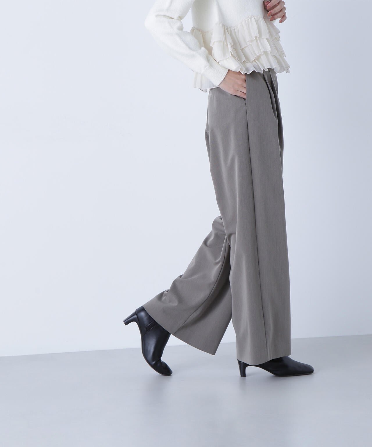 ウエストラインタックワイドパンツ