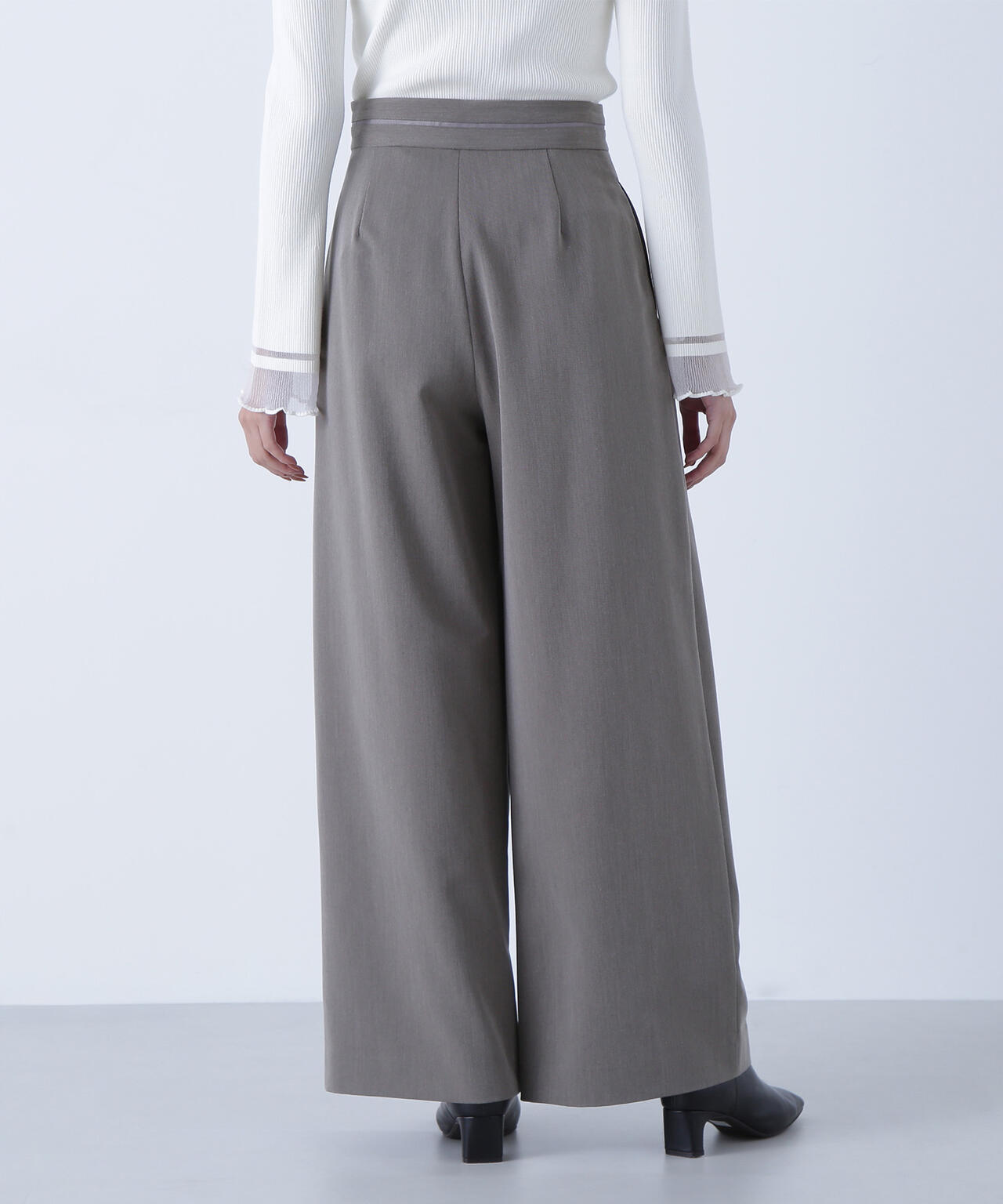 ウエストラインタックワイドパンツ