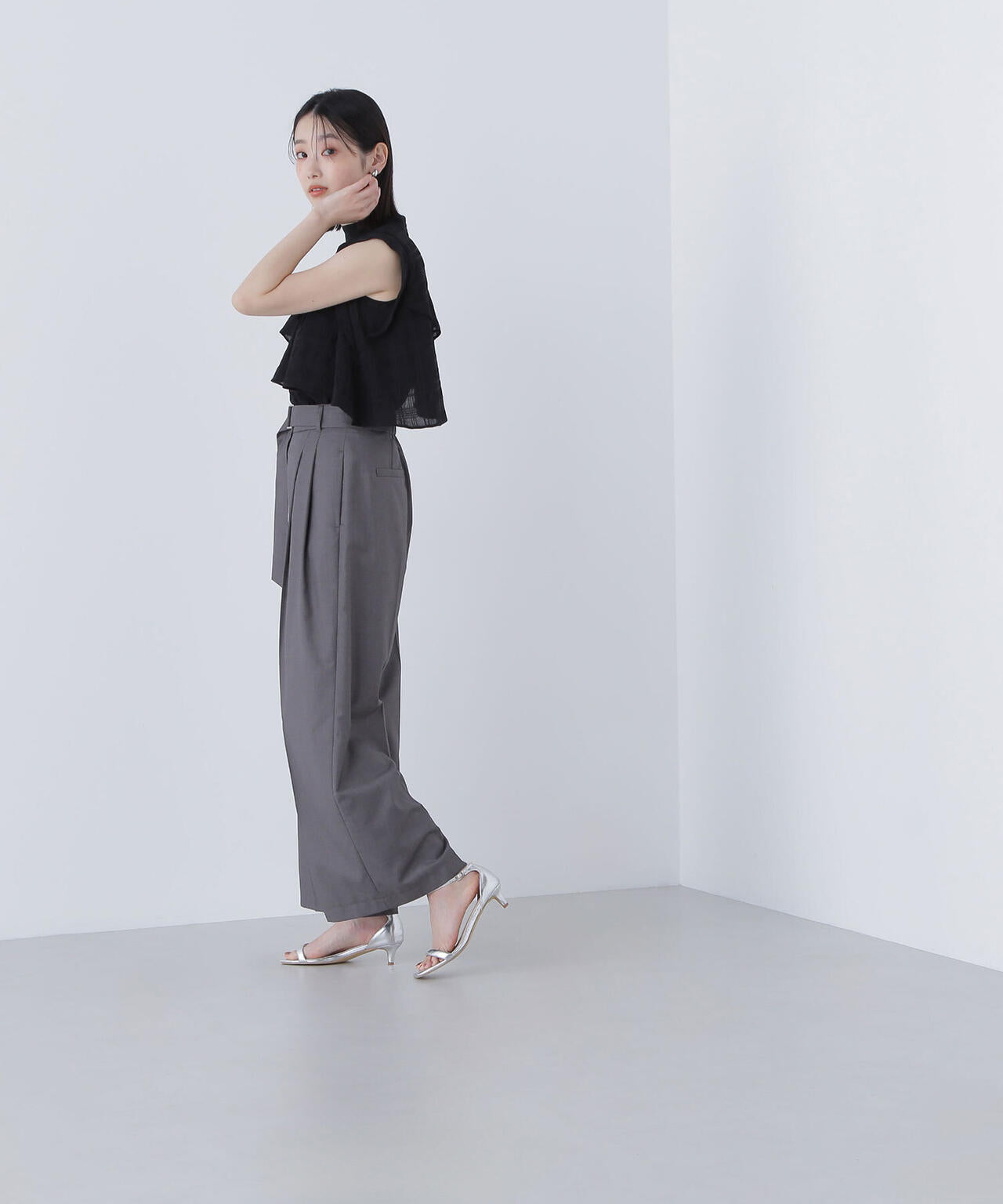 デザインベルトワイドパンツ