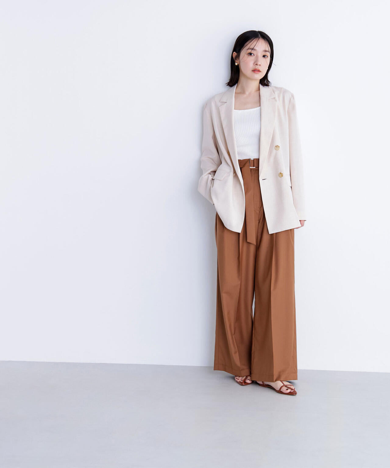 デザインベルトワイドパンツ