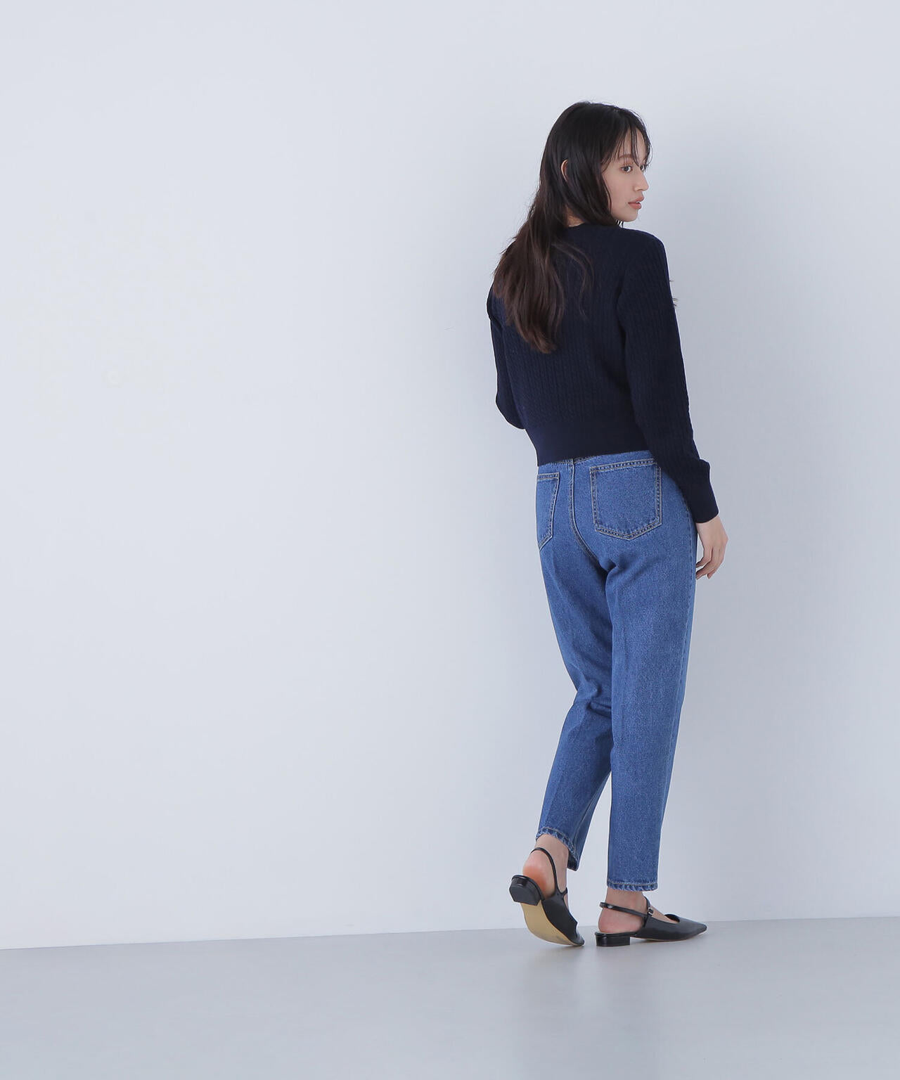 セミテーパードデニムパンツ