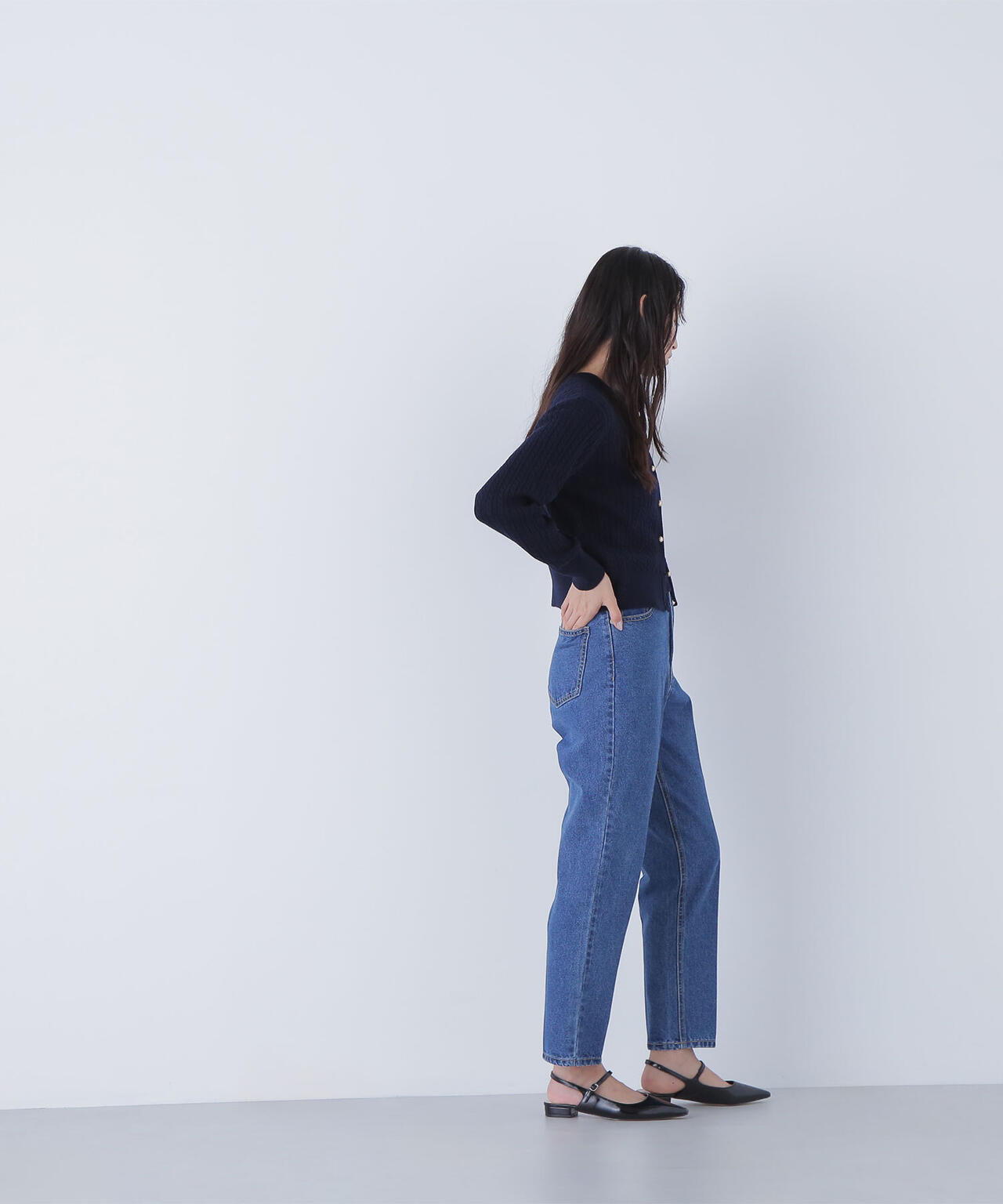 セミテーパードデニムパンツ