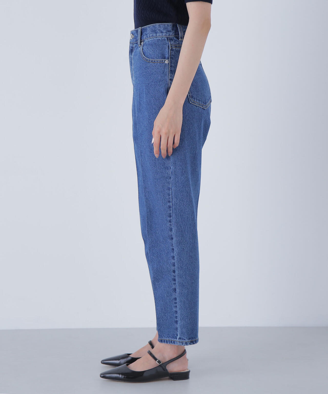 セミテーパードデニムパンツ