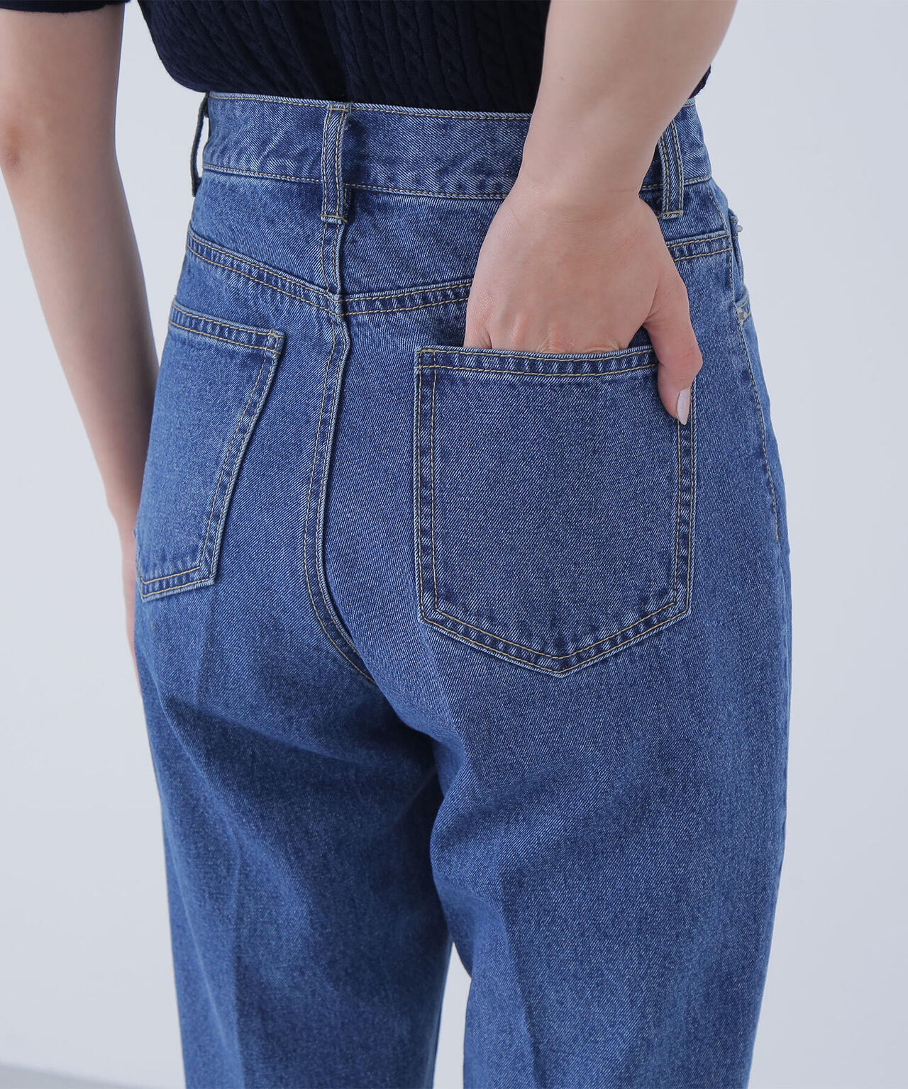 セミテーパードデニムパンツ