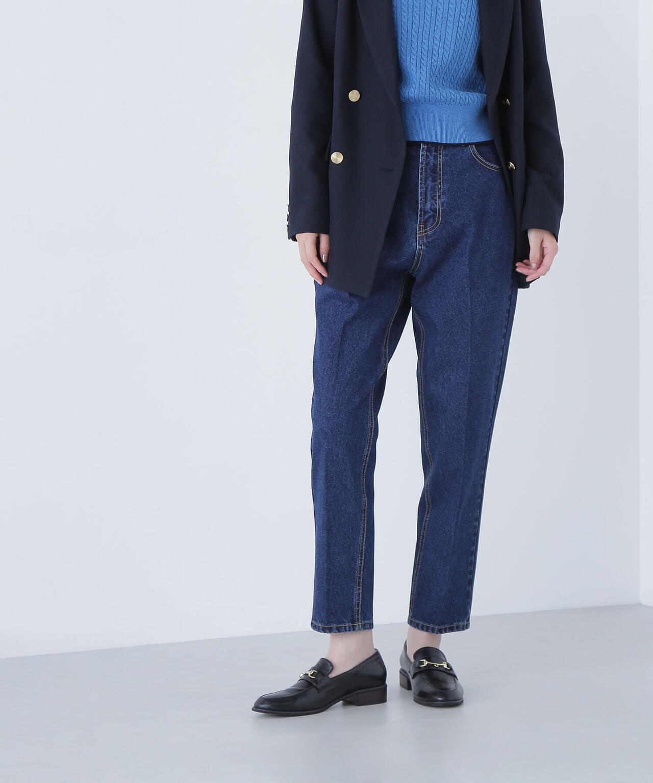 セミテーパードデニムパンツ