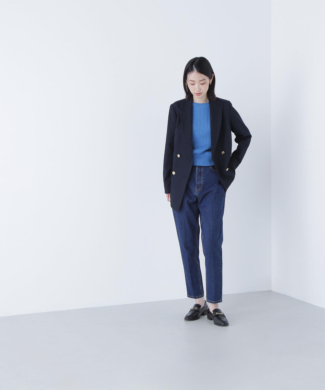 セミテーパードデニムパンツ