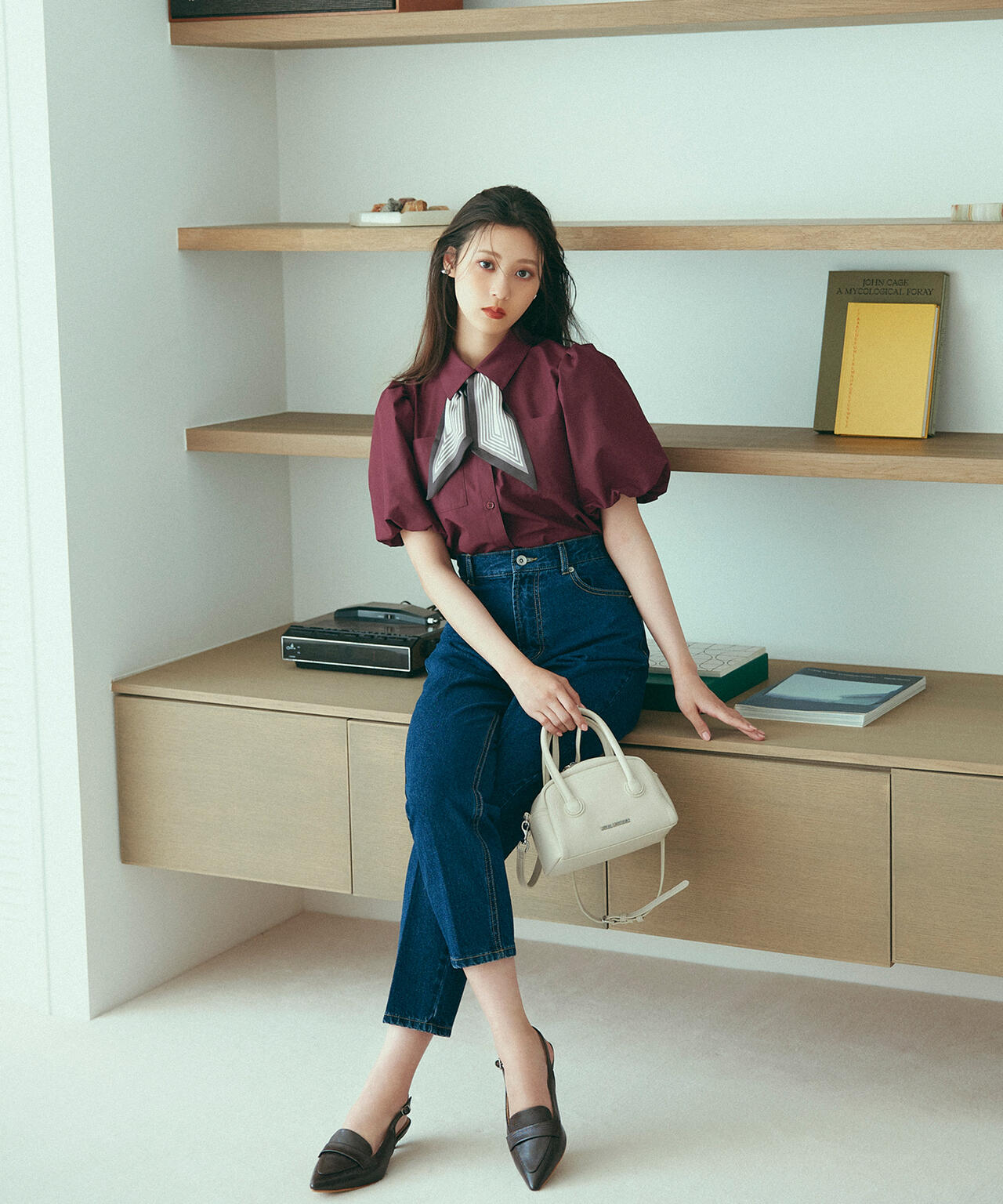 セミテーパードデニムパンツ