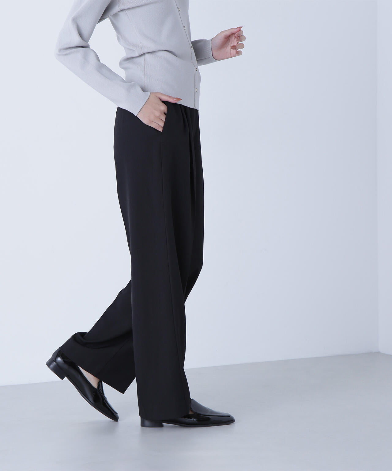 【CLASSY.掲載】【ちょうど、いい服】くびれ仕込みベルテッドパンツ