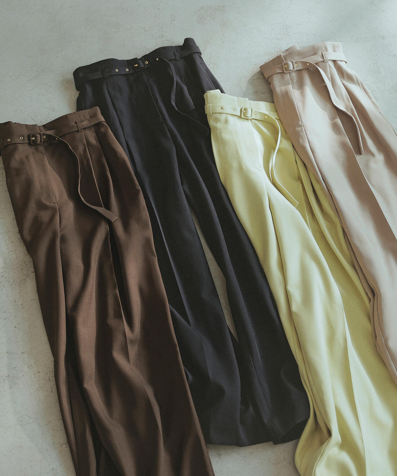 【CLASSY.掲載】【ちょうど、いい服】くびれ仕込みベルテッドパンツ