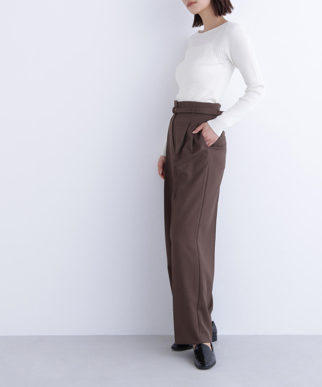 【CLASSY.掲載】【ちょうど、いい服】くびれ仕込みベルテッドパンツ