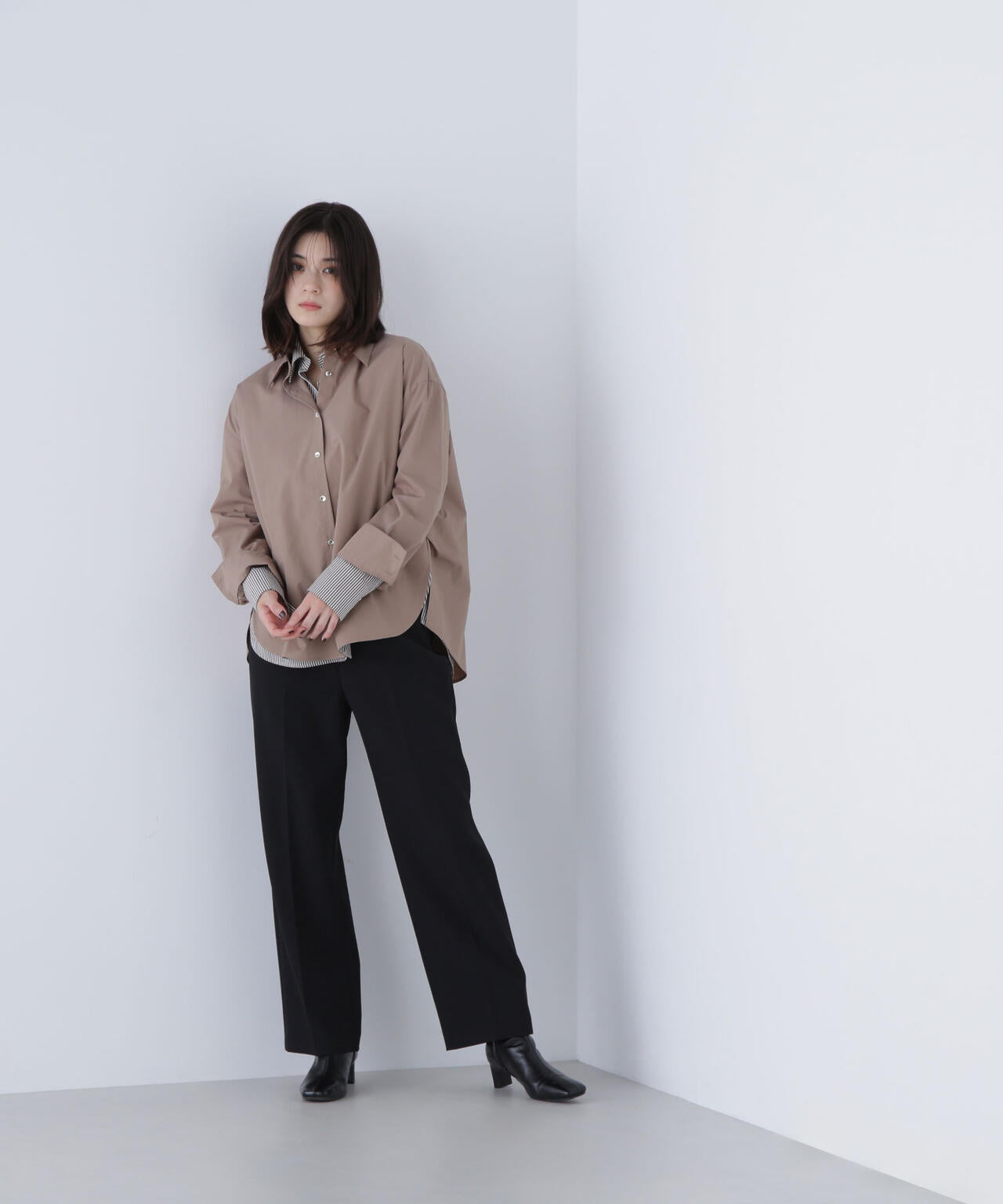 スリムストレートパンツ